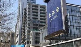 南京新街口最新爆料,繁华商圈再掀风云，揭秘神秘事件！